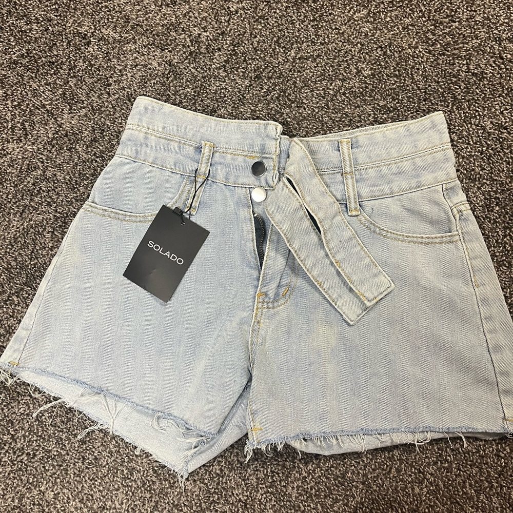 solado strappy jean shorts